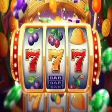 Giao diện sảnh game 7mvn2 với slot online và live casino trên màn hình điện thoại